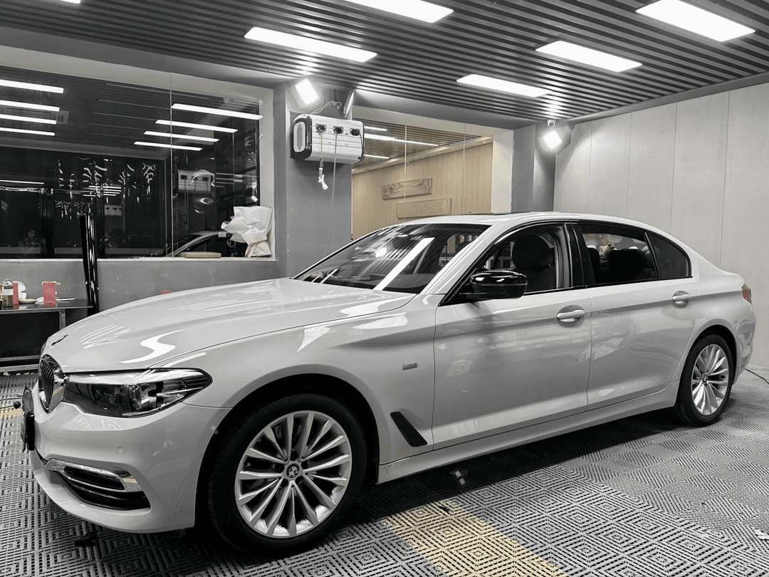 glossy gray wrap