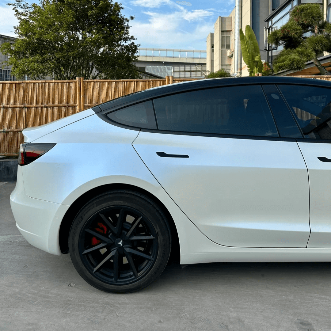 Color Shift White Blue Matte Vinyl Wrapping detail