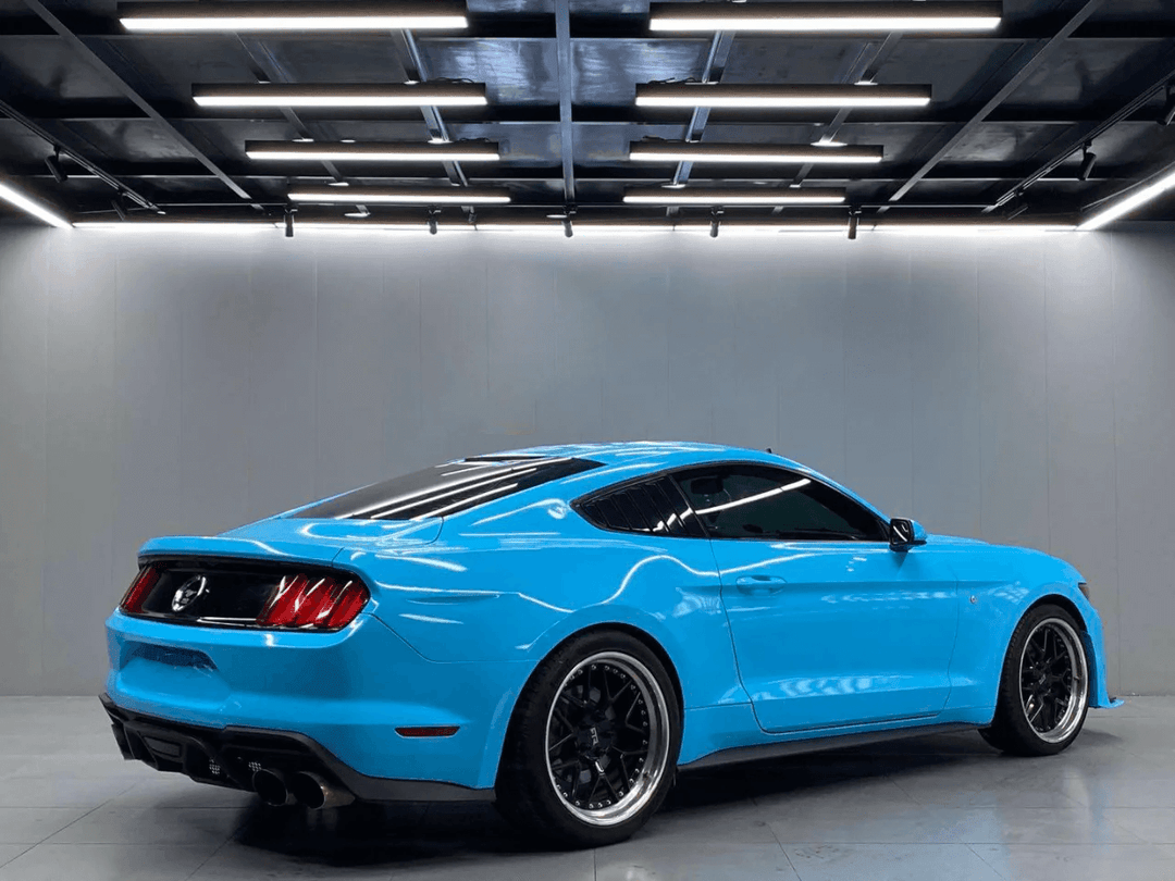 Gloss Crystal Blue Vinyl Wrap for mustang