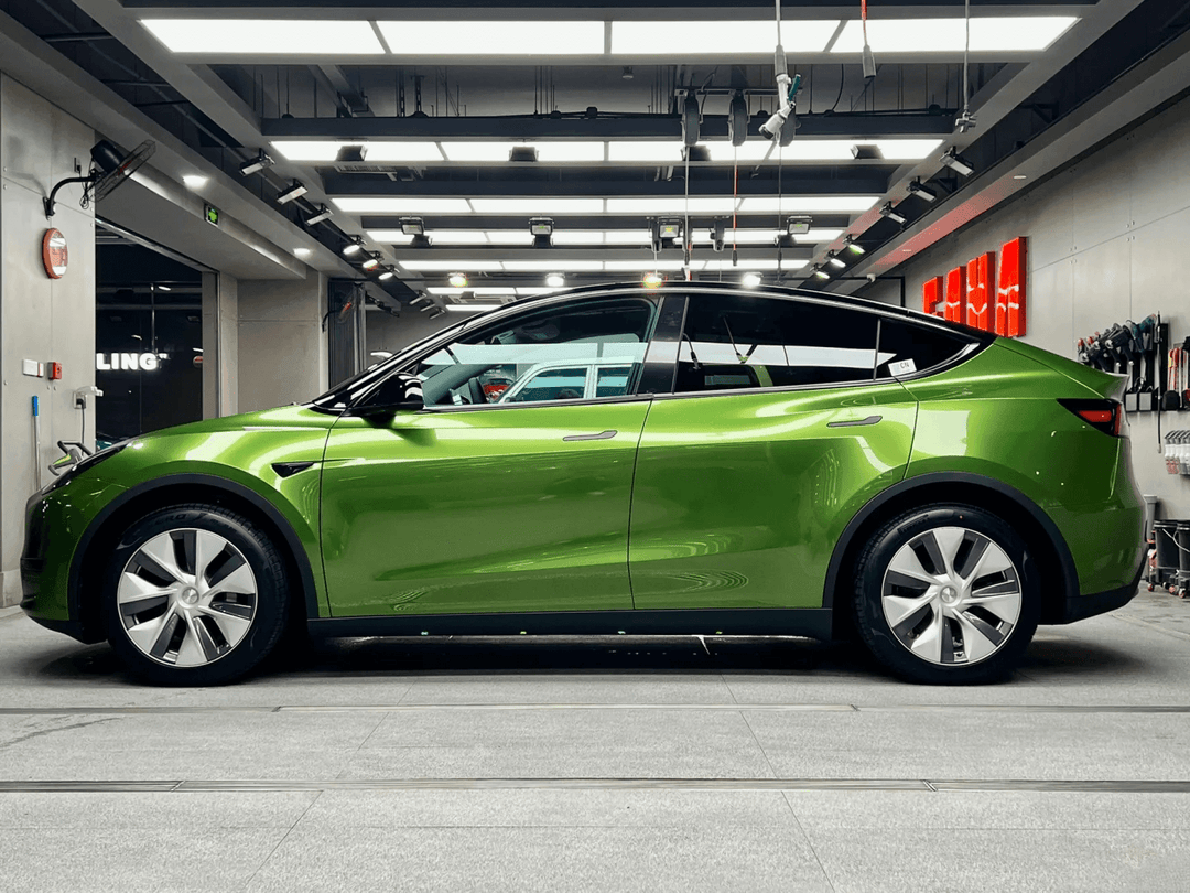 Gloss Metallic Mamba Green Vinyl Wrap for tesla model y