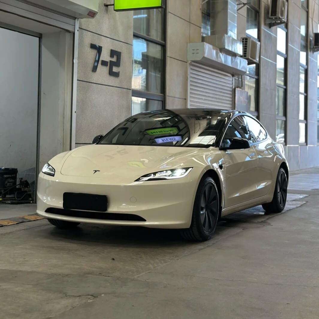 Gloss Championship White Wrap PPF