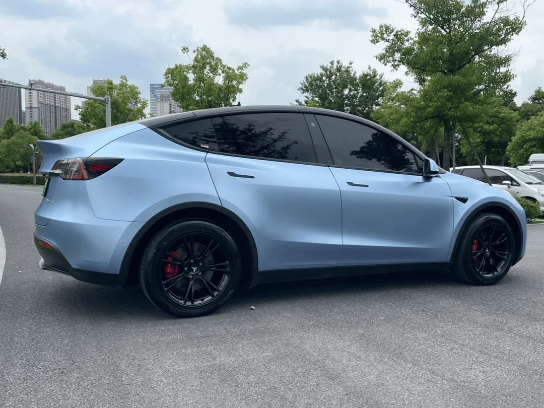 Matte Metallic Bright Blue Vinyl Wrapping tesla