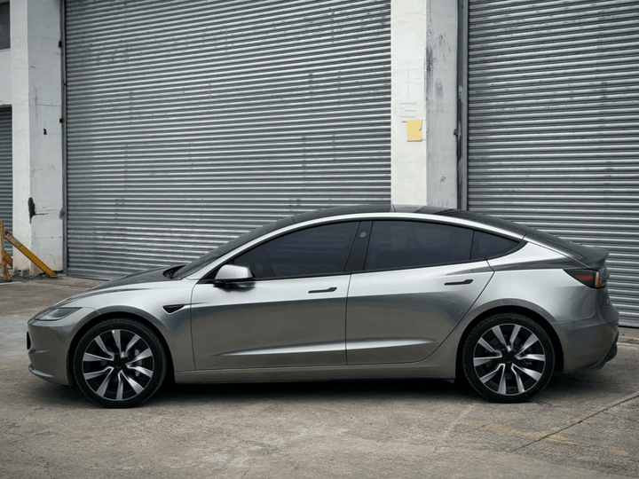 tesla model 3 silver liquid metallic car wrap 